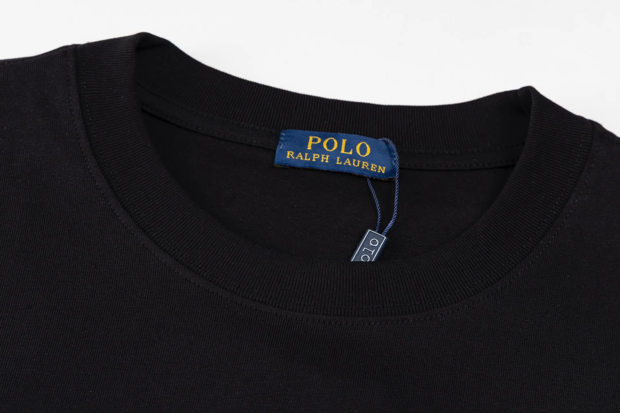 🅿️180 Style No. #Z67 Ralph Lauren embroidery small label round neck short sleeves Fabric: 32-count double yarn 280g pure cotton fabric Weaving and dyeing threads in the same cylinder with the same color The same color Process: Imported machine small label full embroidery Supporting: complete three labels Cardboard oil paper code sticker packaging High temperature pre-shrinking process before production, no shrinkage and deformation Imported machine professional plate production os version can wear up to 200 pounds Manual size measurement An error of 2-3cm is normal. Color: black white size: s m l xl